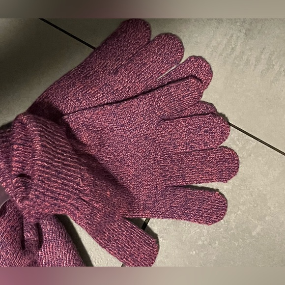 ⭐️NWT - Emoji Knit Hat & Glove Set for Girls/Tweens Heathered Pink & Blue Color - Picture 3 of 3